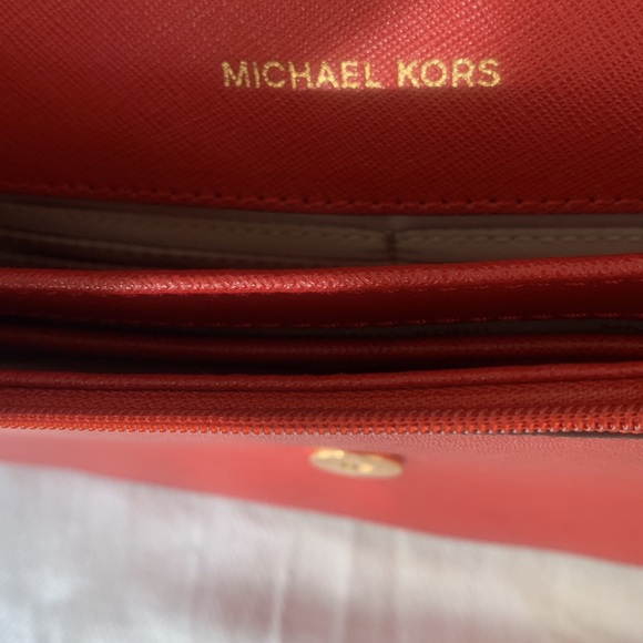 Michael Kors Daniela Large Saffiano Leather Crossbody Bag - Picture 13 of 14